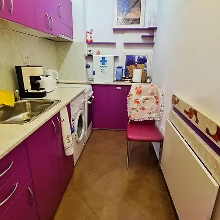 Roxy Apartment